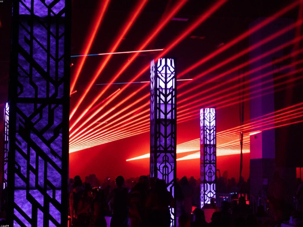 ព្រឹត្តិការណ៍ស្លុត និងប៉ះពាល់ដល់សង្គម